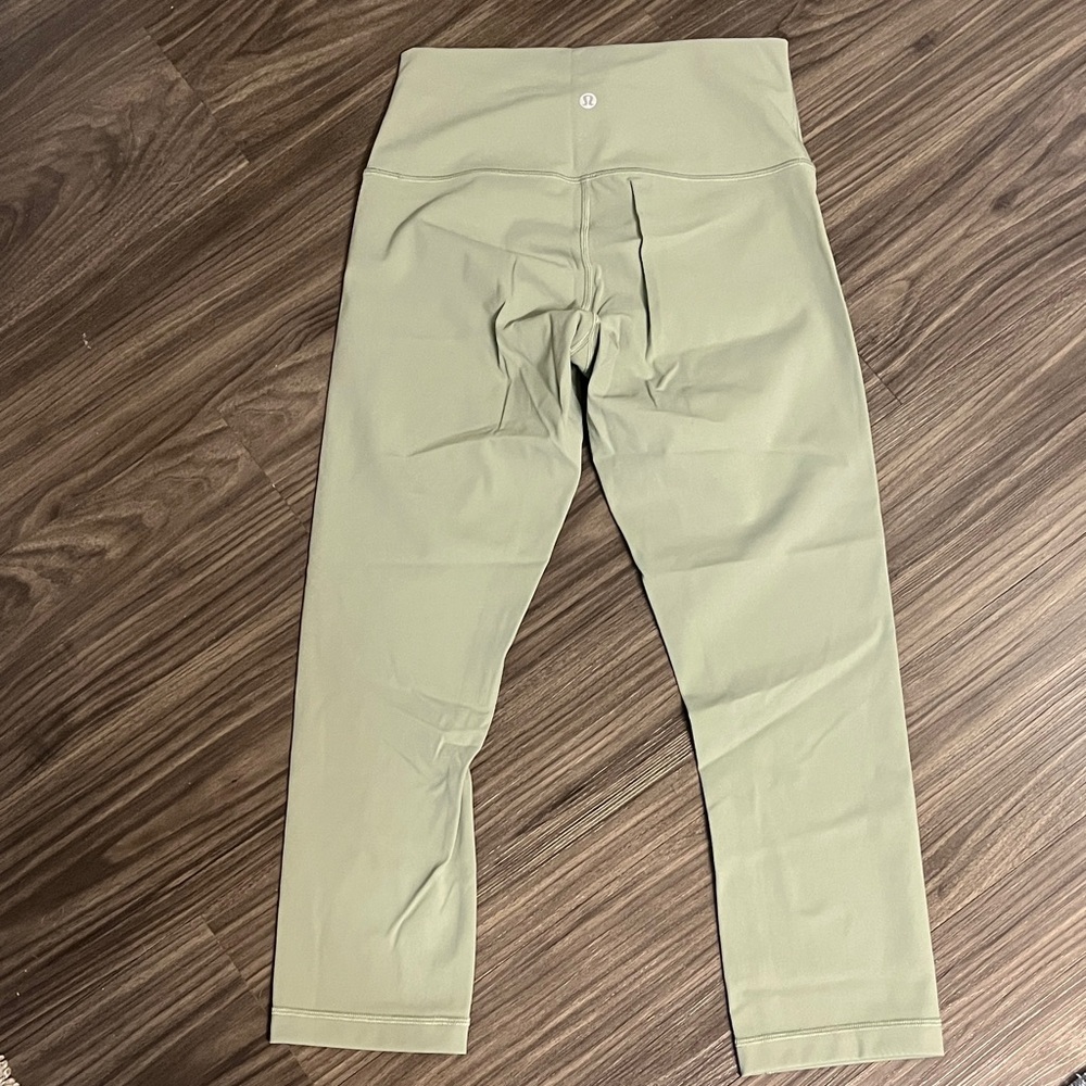 Women’s Lululemon High-Waisted Capri Leggings - Picture 3 of 7